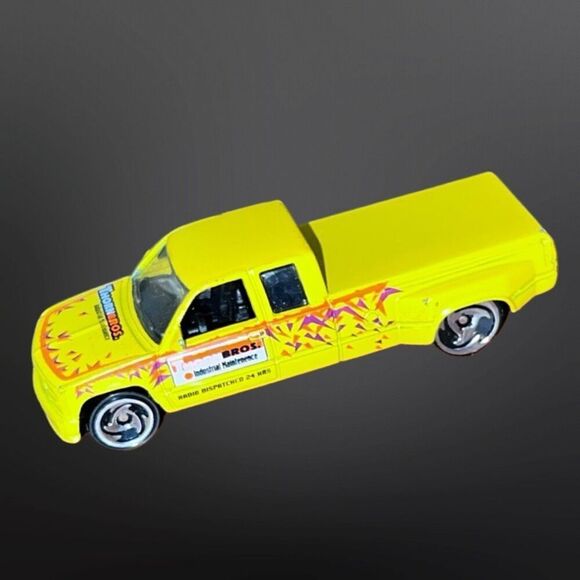 Hot Wheels Customized C3500 Truck Thorn Brothers Yellow/Orange Diecast Truck - Picture 5 of 7